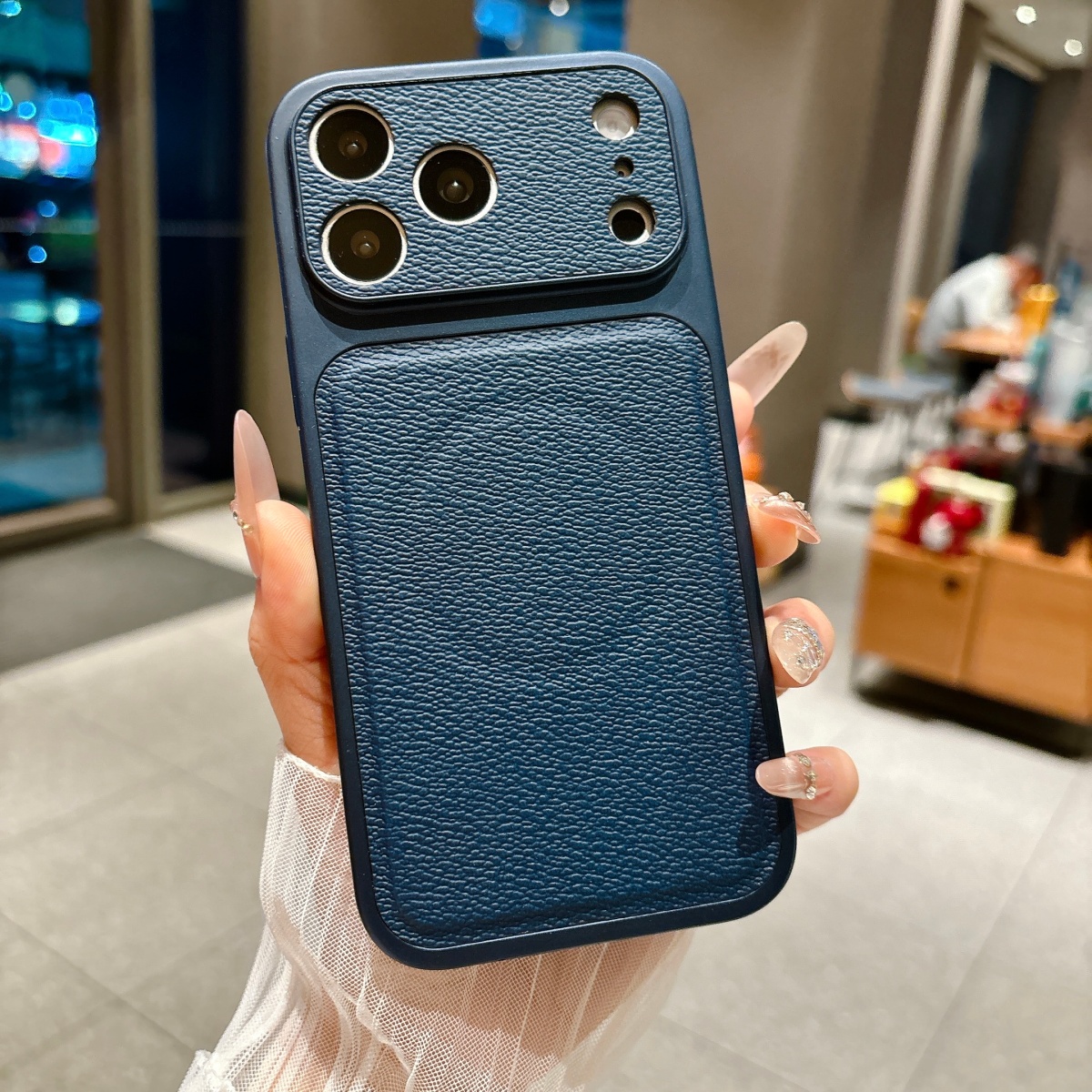 Luxury Matte Leather Large Win - Rugged Armor Case のレビューと価格