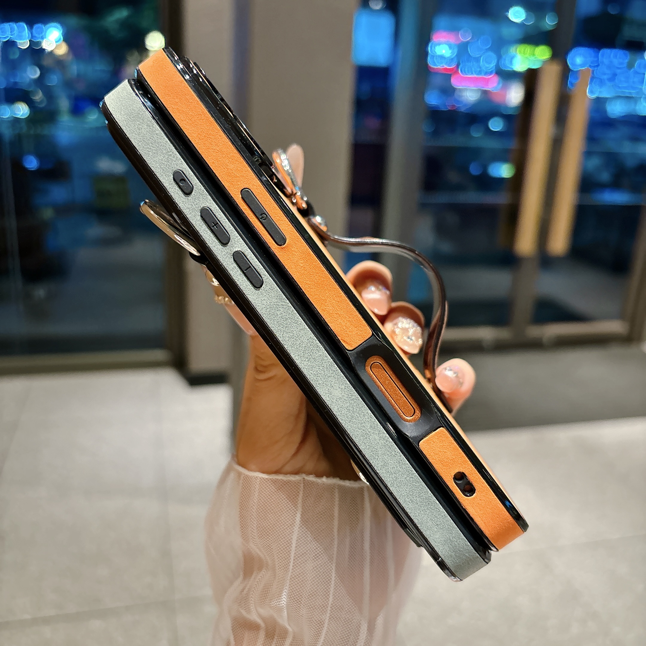 Suede Leather Wrist Strap Hold - Phone Cases Iphone 13 のレビューと価格