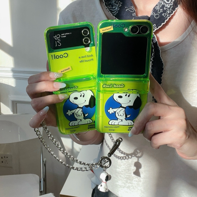 Cute Cartoon Peanut Snoopy Flu - Phone Cases Z Flip 6 のレビューと価格