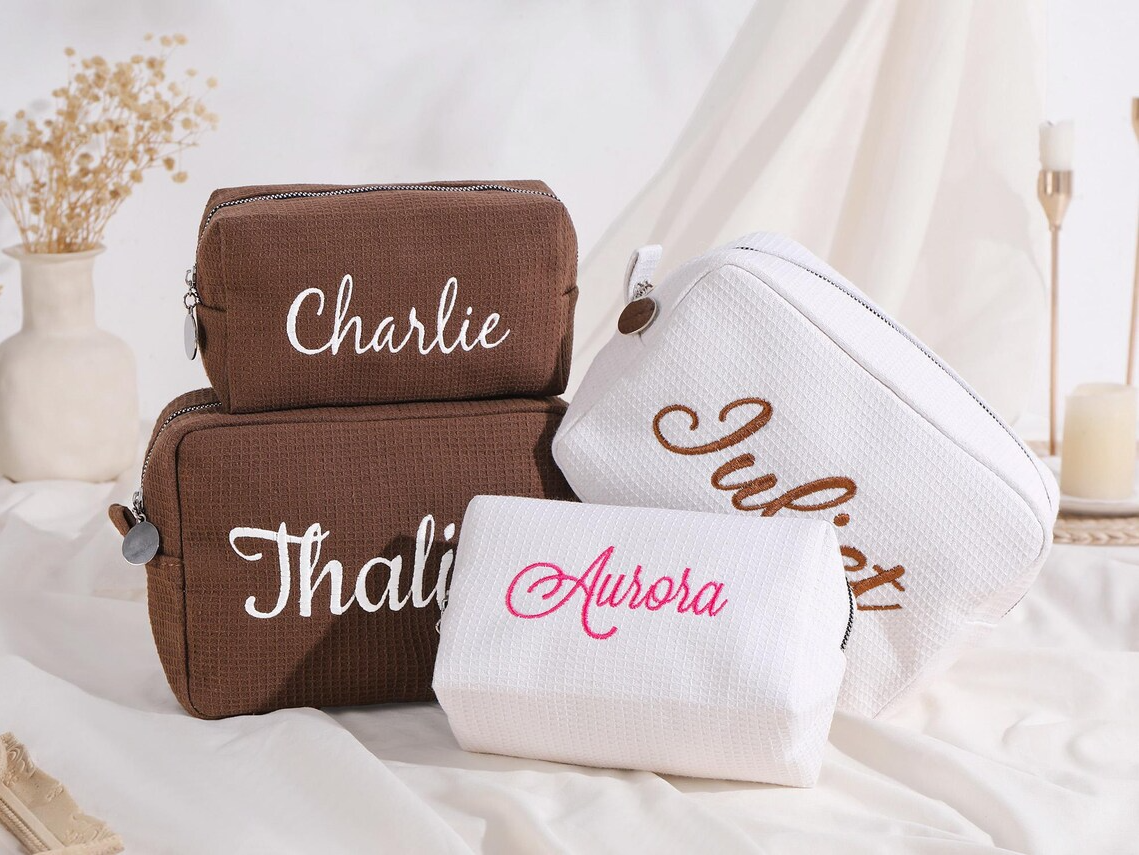 Personalized Embroidered Waffl - Monogram Custom Case のレビューと価格