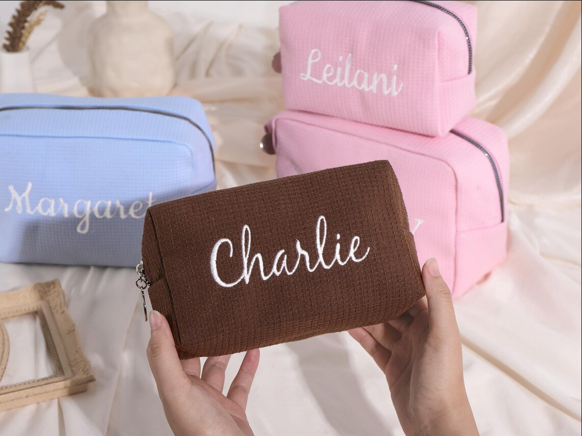Personalized Embroidered Waffl - Monogram Custom Case のレビューと価格