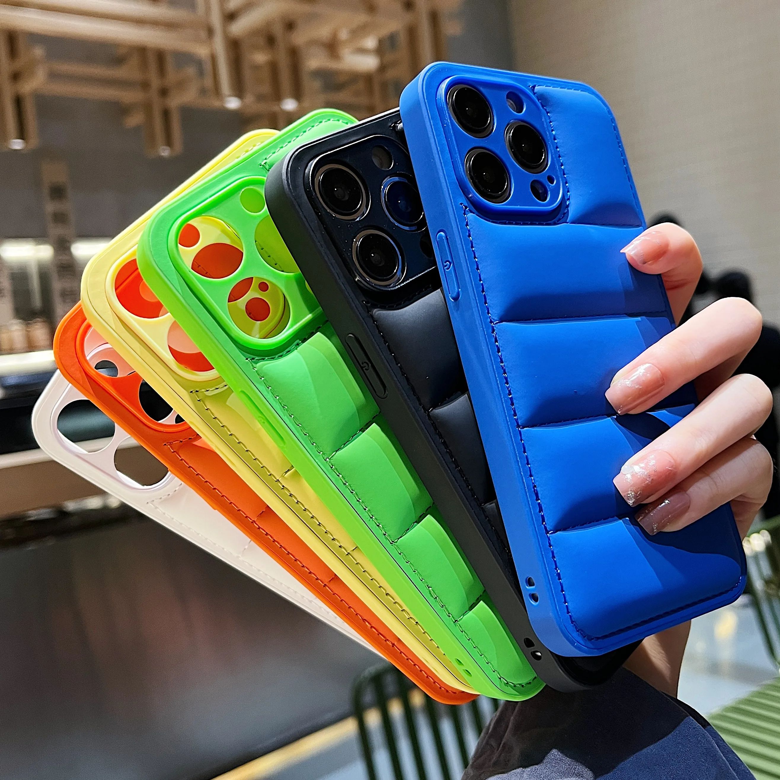 Solid Color Down Jacket Patter - Phone Cases That Cover The Camera のレビューと価格